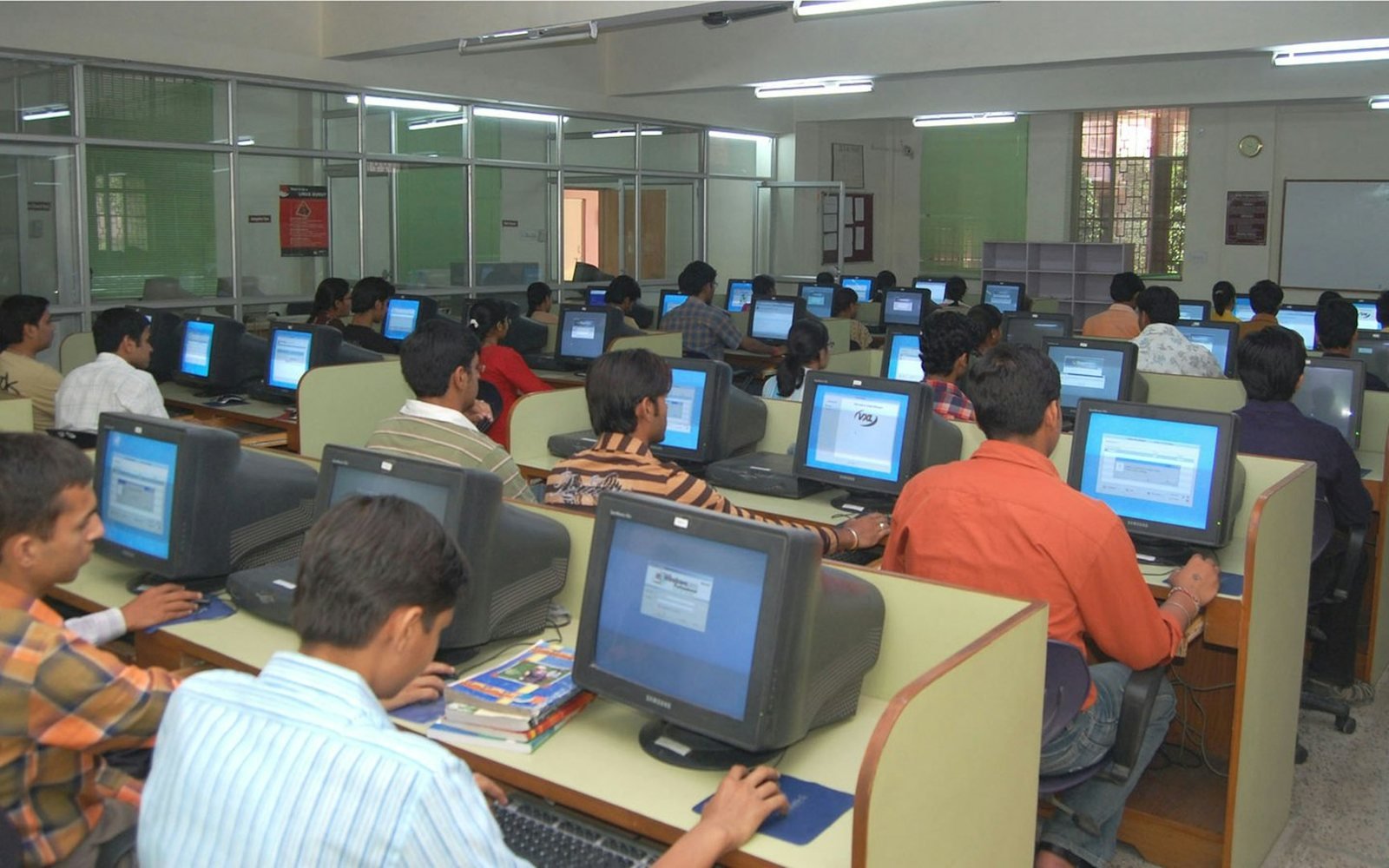 Ujian daring di kampus